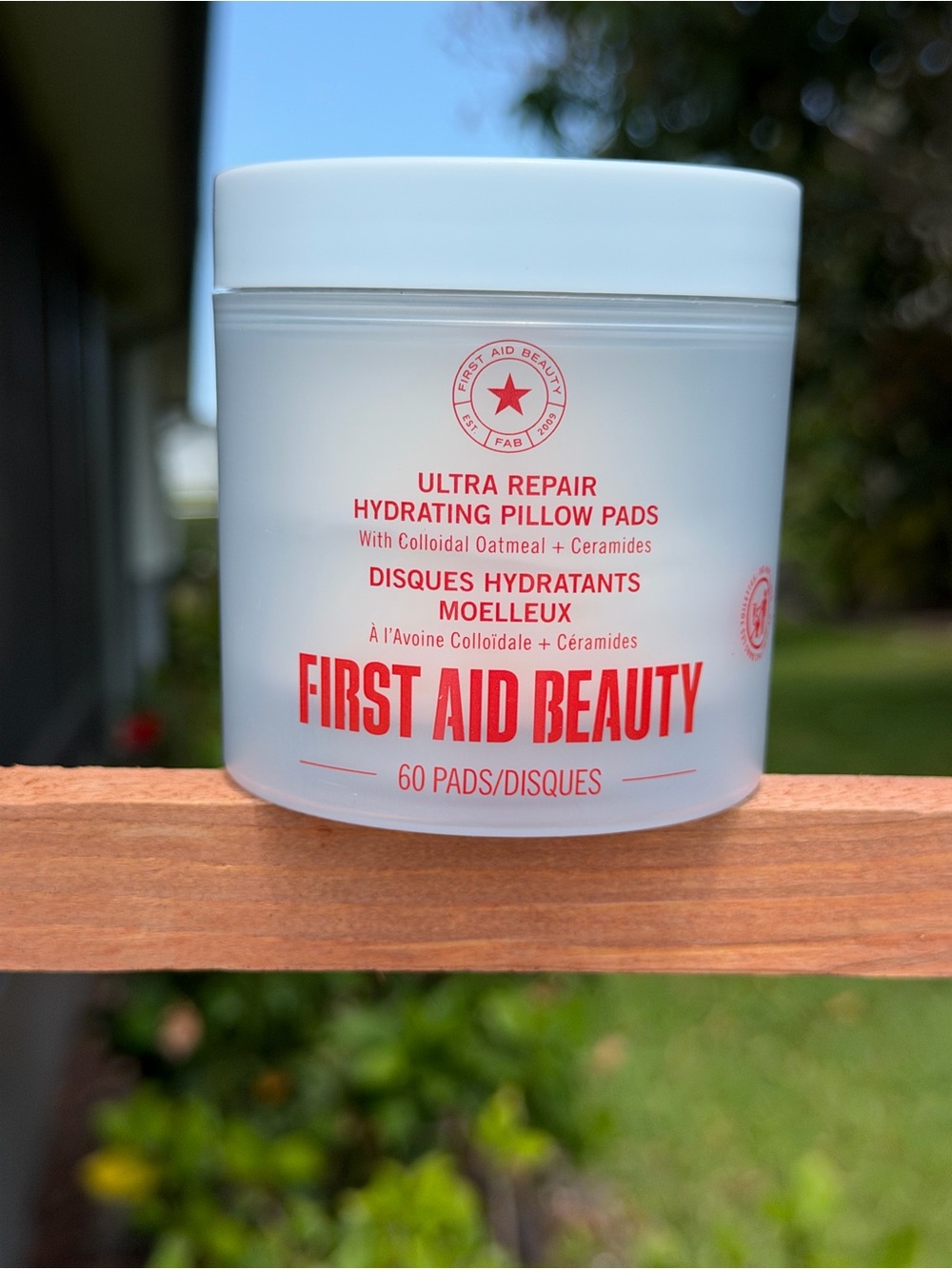FIRST AID BEAUTY Hydrating Pillow Pads 60 pads